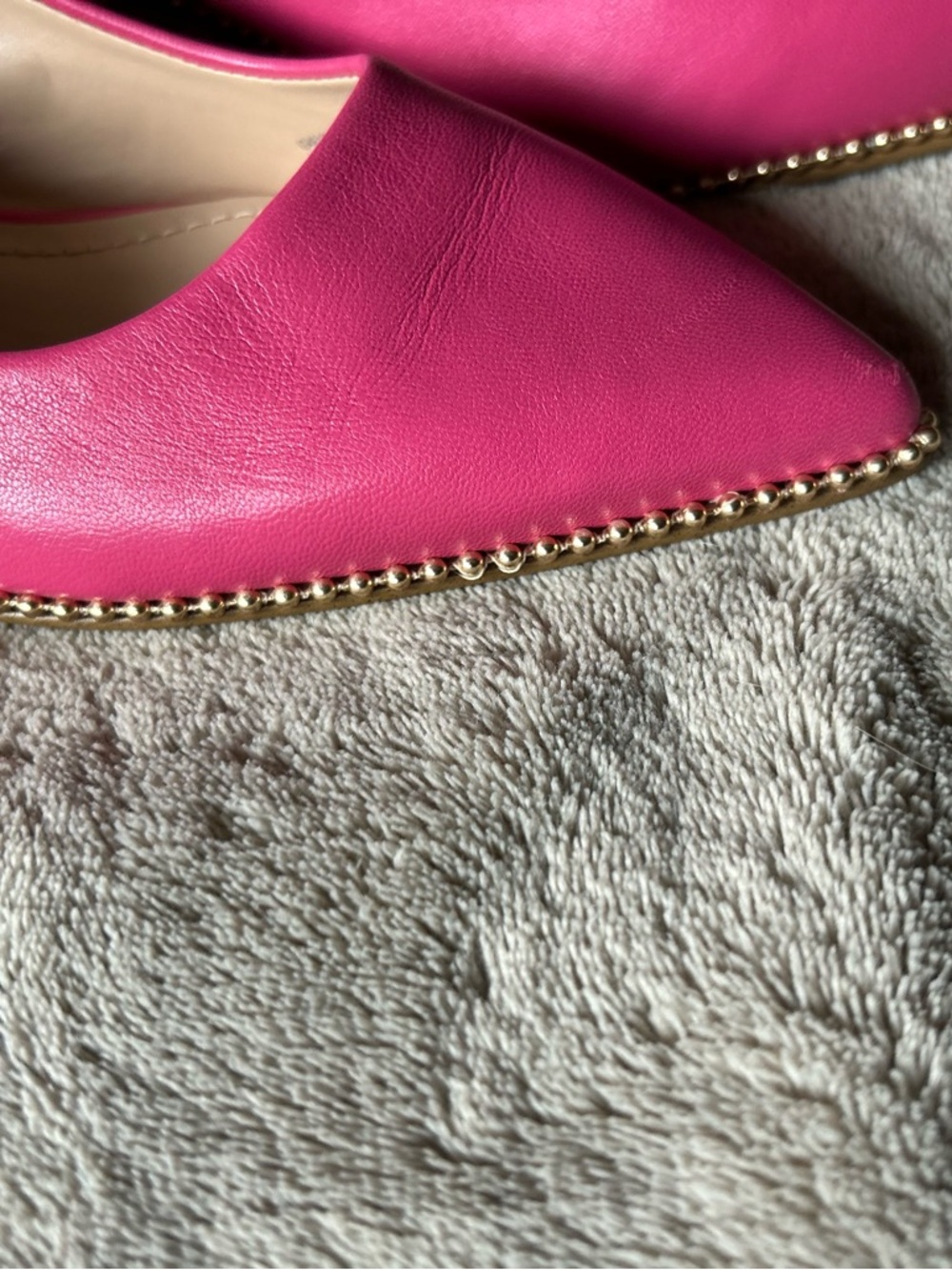 Coach Fuchsia Leather Mid Block Heel Pumps with Gold Chain Trim - Picture 4 of 10